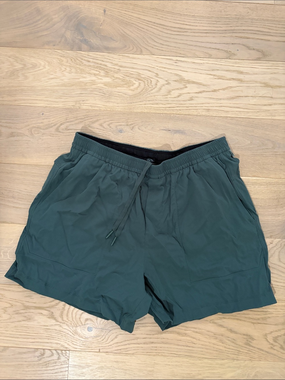 lululemon athletica Men's Elastic Waist Athletic Shorts - Forest Green
